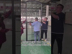 Großes geschwungenes Einfachfenster aus PVC mit Glasgrill