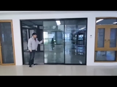 Große schlanke Aluminium-Schiebetür schwarze Rahmen